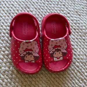 Strawberry Shortcake Kids Pink Clogs
